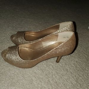 Gold shimmer open to heels